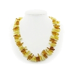 Янтарь светлый и молочный, разноразмерная галька, бусцы длиной 58см